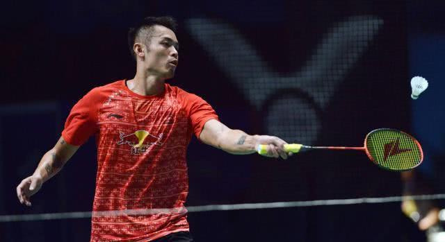 场边教练的表情太真实