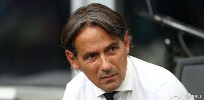 球迷怒喷后蹇韬回应：输球又怎么样？随后被韦世豪、甘超拦下