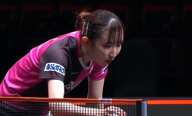 莱奥罚点前铃木彩艳对他说踢右边，最终莱奥踢向右边并且罚进