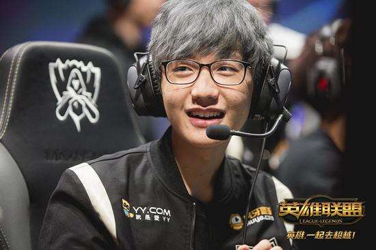 国际米兰0比1利物浦，巴萨2比1法兰克福