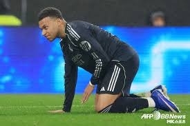 读懂“桌子动态”：谁在急于求成，谁在稳扎稳打（拆解桌上局势：识别急进者与稳健者）